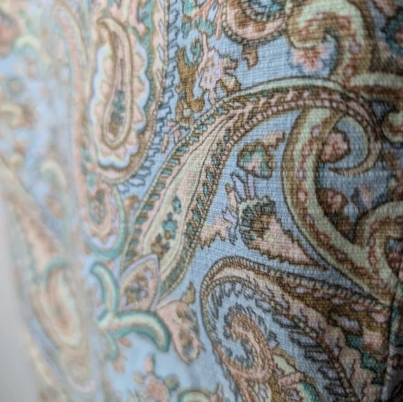 Talbots Chatham Blue Paisley  Patterned Slim Leg Cropped Petite Pant 4P - Picture 4 of 10